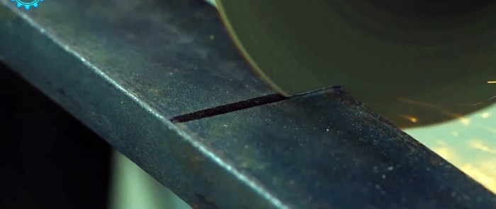 Device para sa autonomous welding ng profile pipe joints