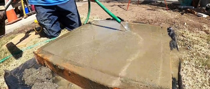 Cara membuat papak paving konkrit untuk taman dengan rupa batu paving