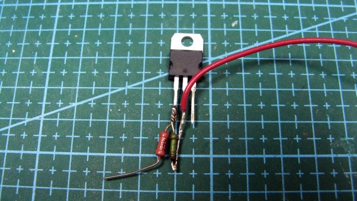 Isang kapaki-pakinabang na attachment sa isang multimeter para sa pagsukat ng mga resistor na mababa ang paglaban