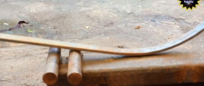 Hvordan man laver en enhed til at bøje en stålstrimmel til en cirkel på en kant