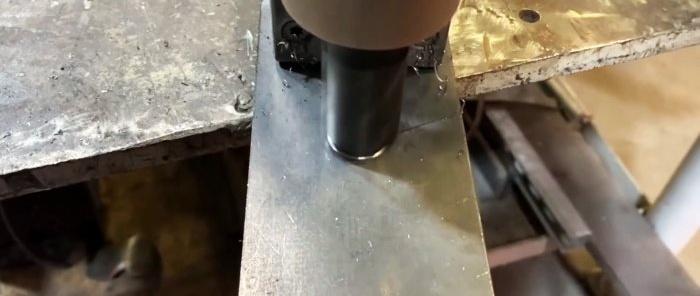 Kako napraviti najjednostavniji stolni škripac po mjeri