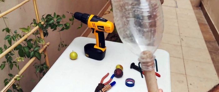How to make a simple fruit picker from high branches from a PET bottle
