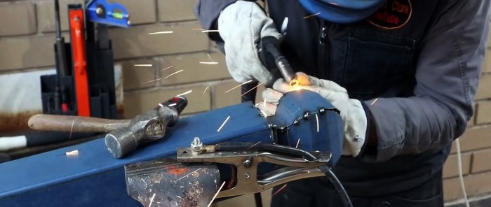 Come realizzare una bella manopola su un palo da un tubo profilato