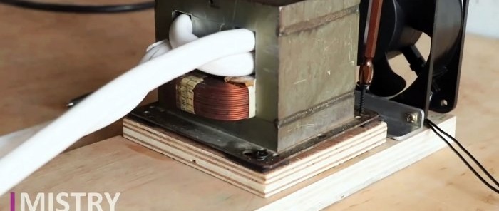 Cum să faci un aparat de sudură prin puncte dintr-un transformator vechi cu microunde