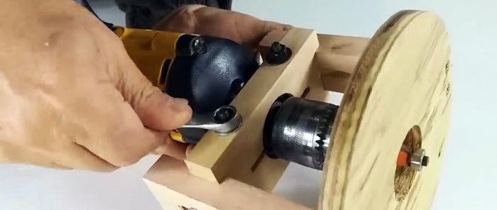 Comment fabriquer un accessoire amovible qui transformera votre perceuse en toupie