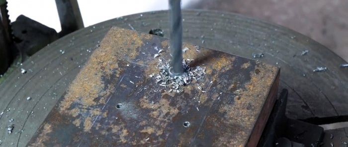 How to make a wood lathe from an angle grinder