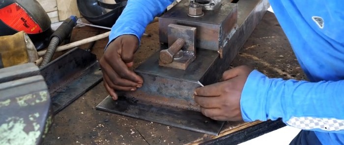 Cómo hacer un torno para madera con una amoladora angular.