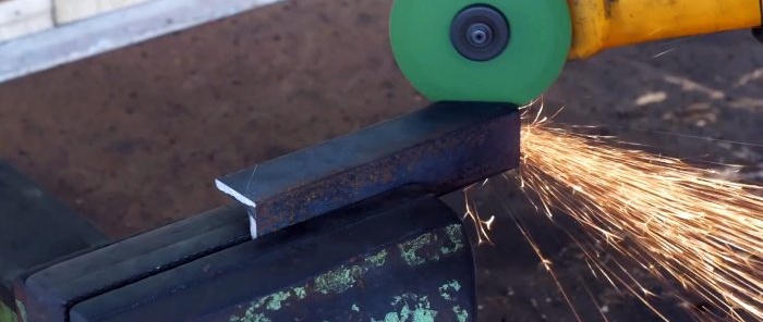 How to make a wood lathe from an angle grinder