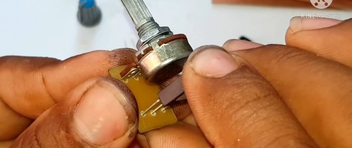 How to make a simple regulator for a 220 V transformer