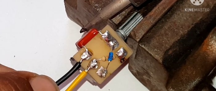 Com fer un regulador senzill per a un transformador de 220 V