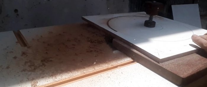 Hur man gör en radialfläkt för en verkstadshuv av plywood och en tvättmaskinsmotor