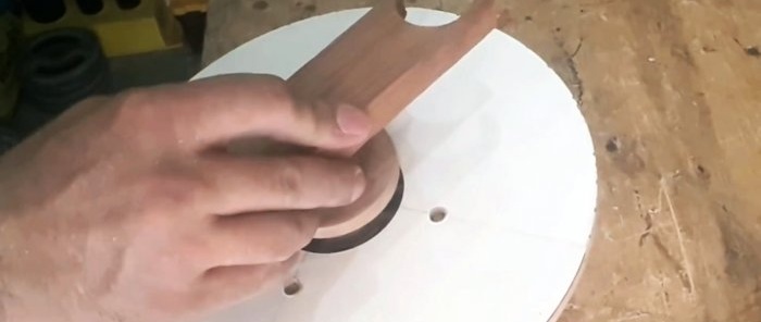 Hvordan lage en radialvifte for en verkstedhette fra kryssfiner og en vaskemaskinmotor