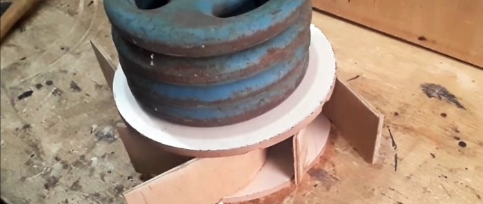 Wie man aus Sperrholz und einem Waschmaschinenmotor einen Radialventilator für eine Werkstatthaube herstellt