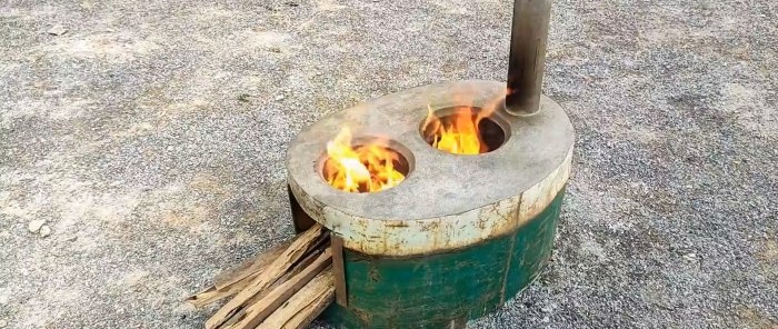 Que faire à partir d'un baril qui fuit et qui ne convient pas à l'eau Un poêle à bois extérieur