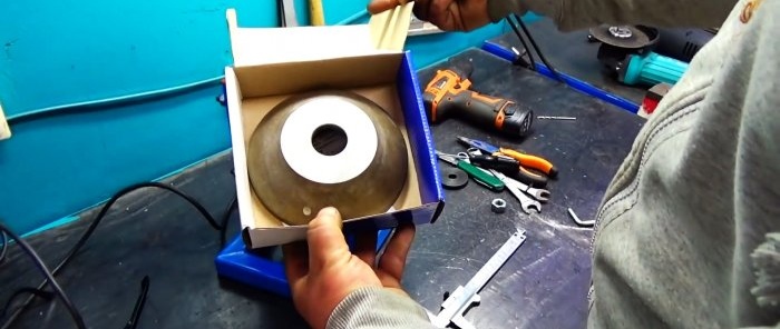 Hoe maak je een slijpmachine van een oude strippermotor