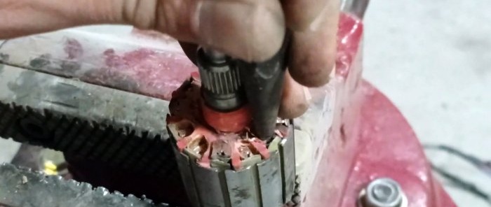 Cum să faci un accesoriu de șlefuit util dintr-o armătură de motor arsă