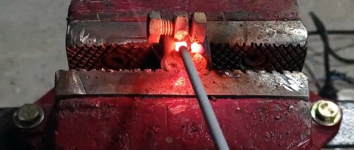 Sådan laver du et nyttigt slibetilbehør fra et udbrændt motoranker