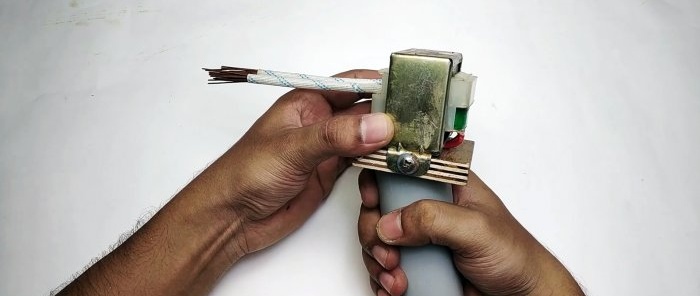 How to make an instant heating soldering iron from an old transformer