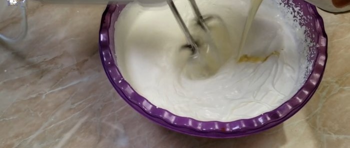 Crème de lait concentré et baies 3 ingrédients pour une délicieuse glace maison