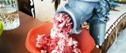 Jak zrobić zwykłą elektryczną maszynkę do mielenia mięsa