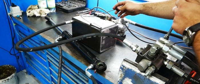 Bagaimana untuk membuat pemacu hidraulik yang kuat dari pemula dan pam minyak dari traktor