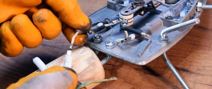Hoe je met je eigen handen een soldeerbout maakt voor het solderen van PP-buizen van een oud strijkijzer