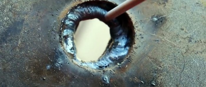 Hur man svetsar ett stort hål i en del med enbart en elektrod utan insatser