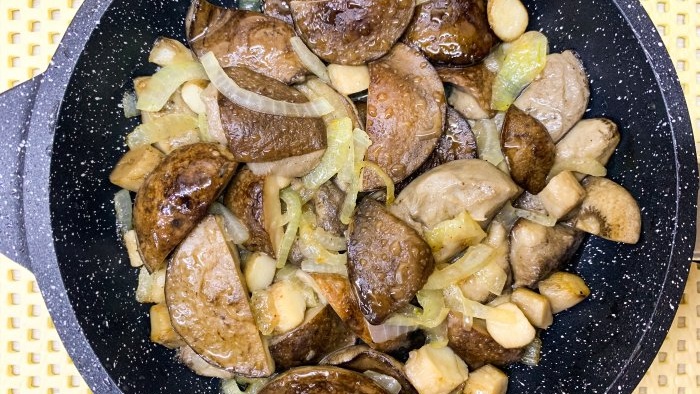 Cum să prăjiți delicios ciupercile porcini într-o tigaie