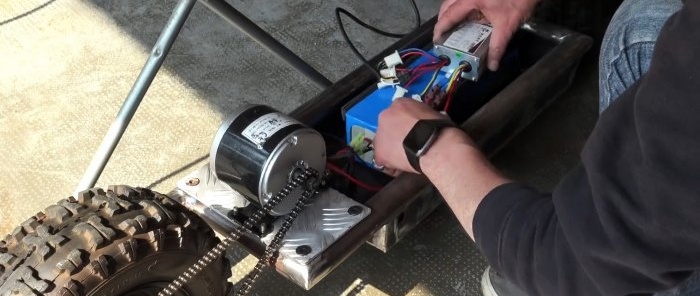 Hogyan készítsünk elpusztíthatatlan elektromos robogót erős vázzal