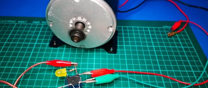 Et interessant diagram av en enkel mykstarter som bruker et relé uten transistorer eller mikrokretser