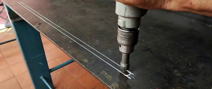 Come realizzare una pinza lunga con uno scivolo di sollevamento per un lavoro veloce