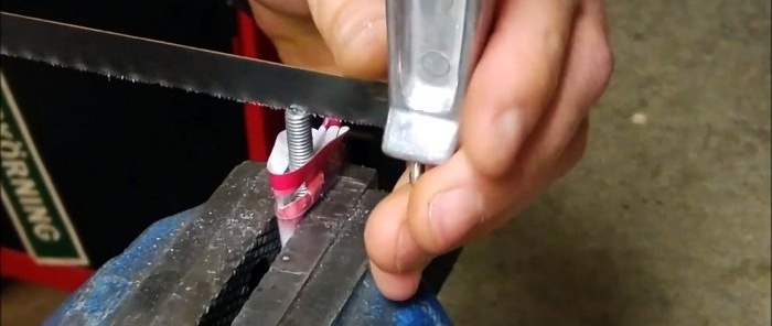 Kako napraviti jednostavnu stezaljku od spojnih elemenata kupljenih u trgovini