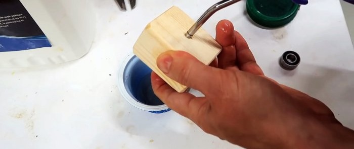 Hvordan smøre et forseglet lager uten demontering