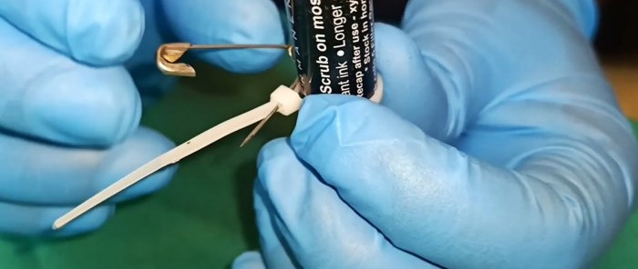 Cách tháo dây buộc cáp nhựa và tái sử dụng nó