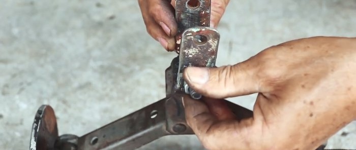Comment fabriquer une scie circulaire à partir d'une meuleuse de vos propres mains