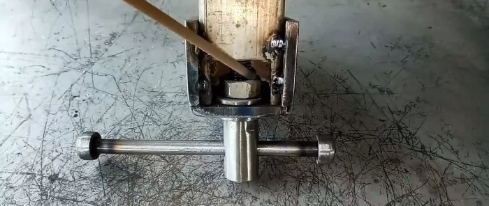 Morsa di serraggio ultraveloce fatta in casa con meccanismo di scorrimento unico