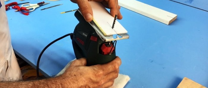 How to easily modify a jigsaw and cut without chipping