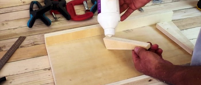 Jak vyrobit hmoždinky nebo kulaté tyče s pokosovou pilou