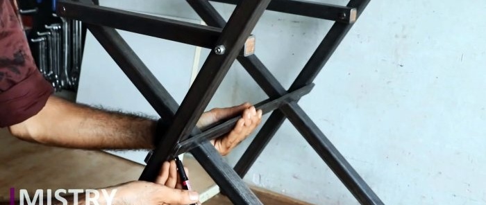 Jak vyrobit odolnou a pohodlnou skládací židli z jednoduchých materiálů vlastníma rukama