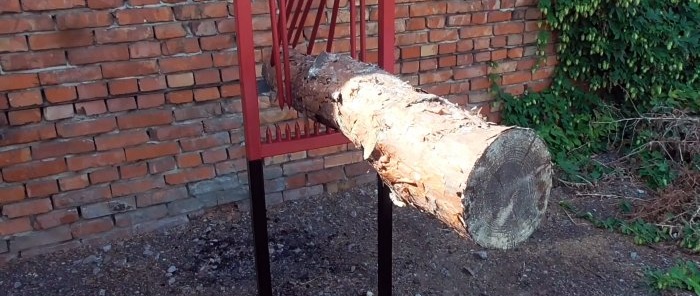 How to make a stand for ease of sawing logs with a chainsaw