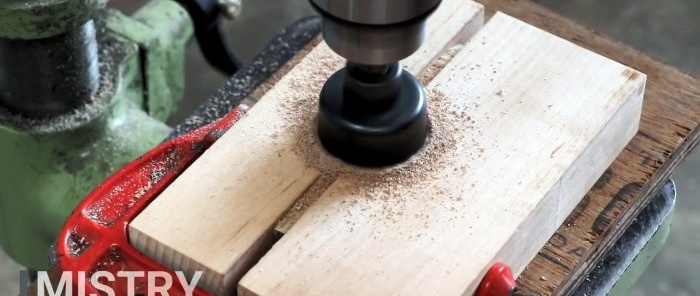 Paano gumawa ng isang simpleng grinding machine batay sa isang drill