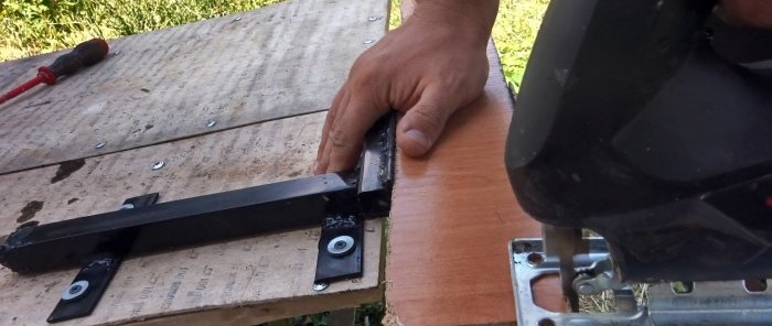 Come realizzare una semplice morsa con rottami metallici