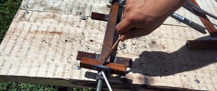How to make a simple vice from scrap metal
