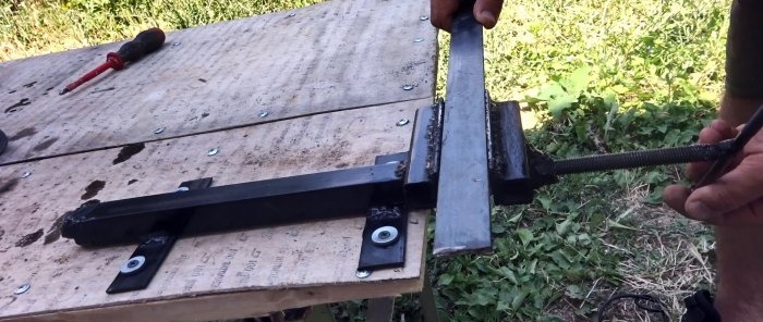 Hvordan lage en enkel skrustikke fra skrapmetall
