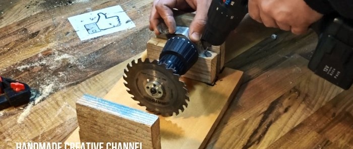 Hur man gör en cirkelsåg från en gammal skruvmejsel