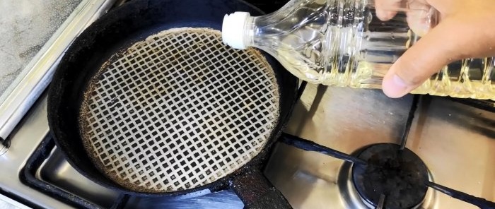 Πώς να αποτρέψετε να κολλήσει οτιδήποτε σε ένα τηγάνι από αλουμίνιο ή μαντεμένιο