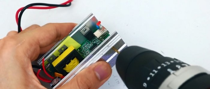 Comment fabriquer une batterie 220 V 50 Hz