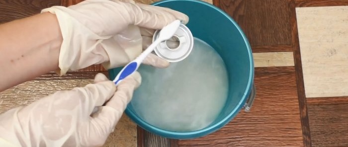 Cách làm sạch nhanh tay cầm bếp ga khỏi bụi bẩn và dầu mỡ khô