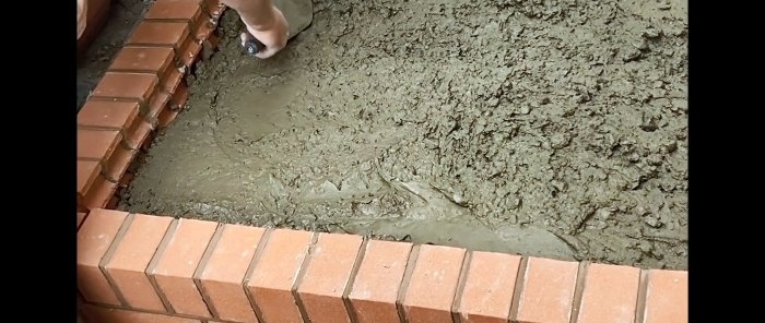 Nous fabriquons de nos propres mains un bel escalier sur le porche en briques et en tuiles