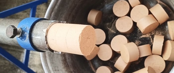 كيفية صنع مكبس لإنتاج قوالب الوقود من نشارة الخشب
